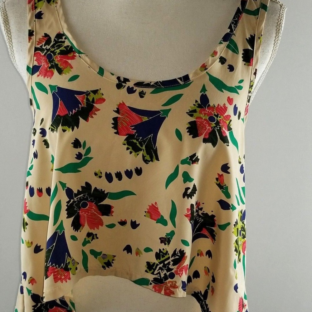 Nasty Gal Asymmetric Floral Beige Crop Top Sz XS